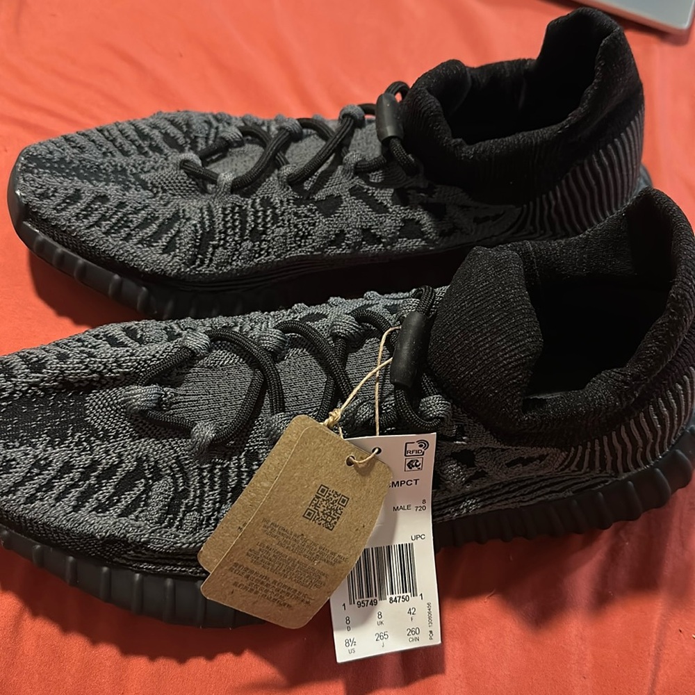 YEEZY 350 v2 compact IG9606 NWT